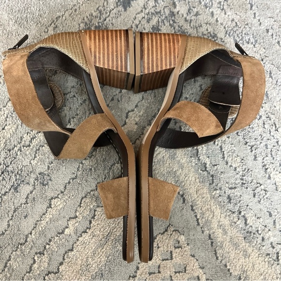 Donald Pliner Helen Sandals Size 9m Biscotti Beige Ankle Straps Calf Suede - Picture 6 of 13